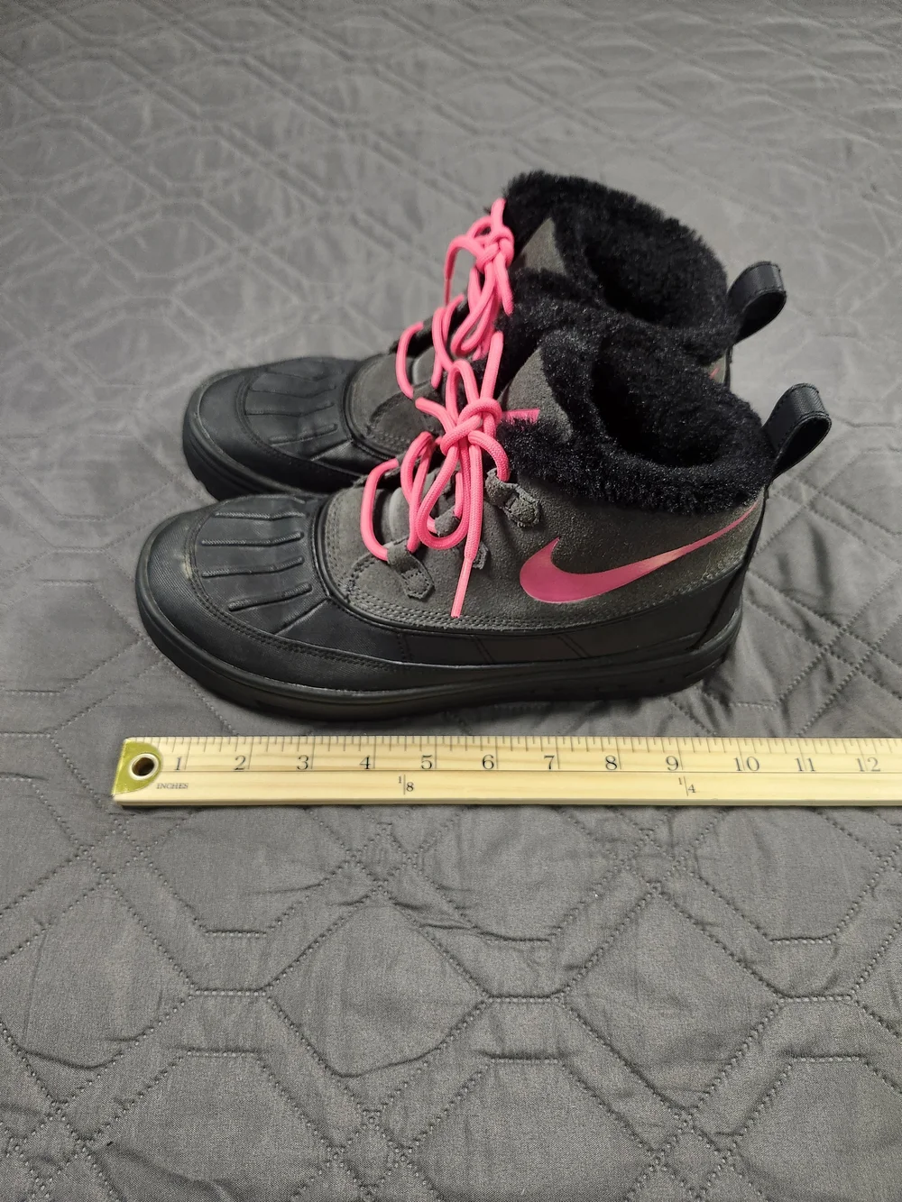 Nike ACG Woodside Chukka 2 boots Water-resistant rubber base Size 6Y/ Womens 7.5